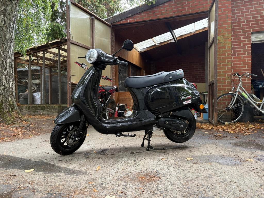 GTS Toscana 2022 – Slechts 3000 km – Topstaat, Ophalen of Verzenden, Benzine, 50 cc, Klasse B (45 km/u)