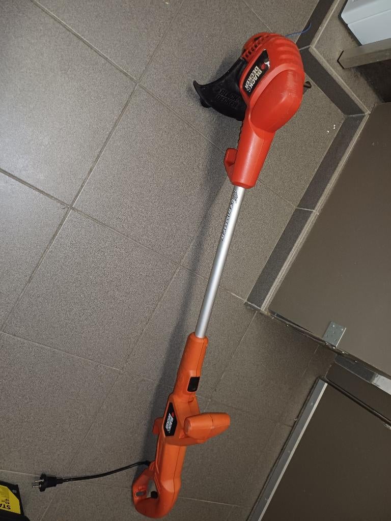 kantentrimmer met extra spoel, Ophalen, Gebruikt, Black & Decker, 10 tot 30 cm