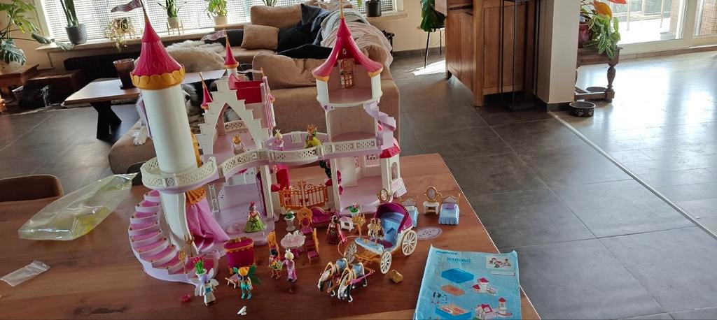 Playmobil groot prinsessen kasteel met koets enz, Ophalen
