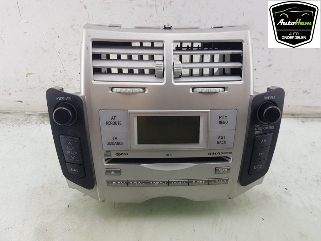 RADIO Toyota Yaris II (P9) (|8612052480|8612052481|), Gebruikt, Toyota