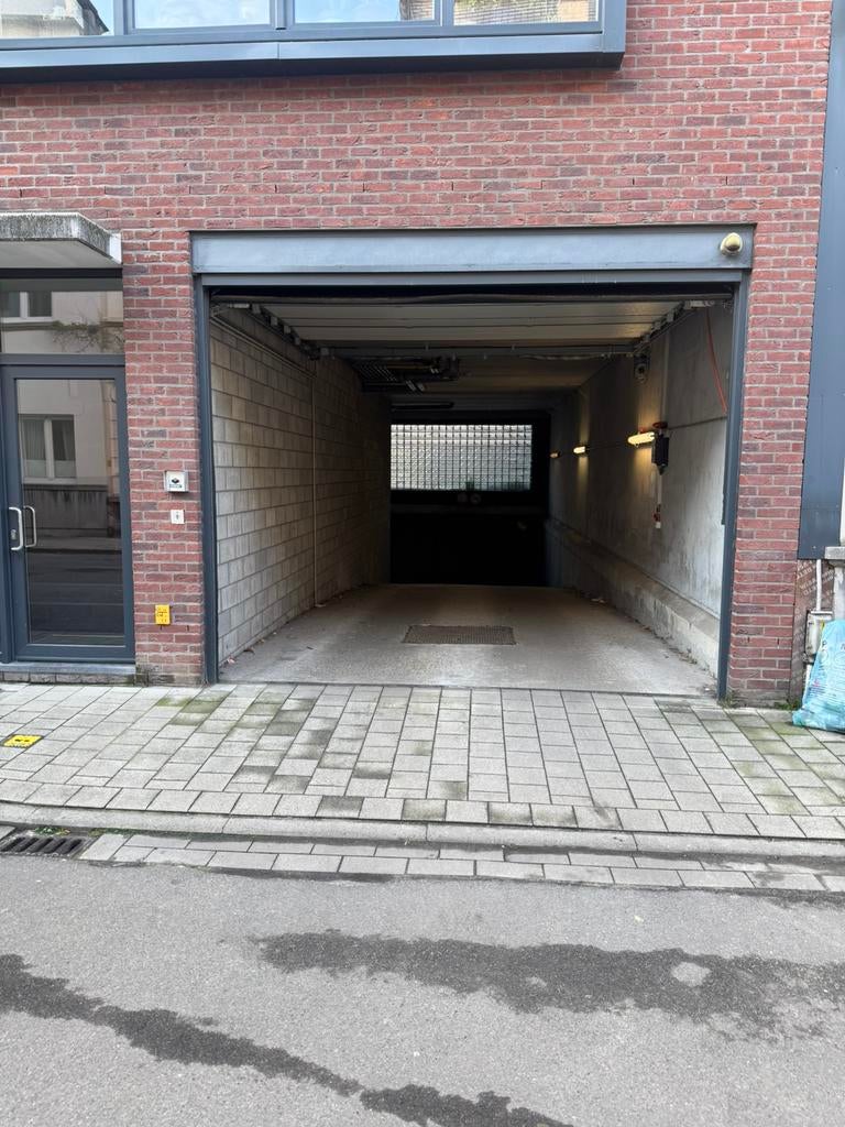 Garagestaanplaats Van Beethovestraat 2018 Antwerpen, Immo, Garages en Parkeerplaatsen
