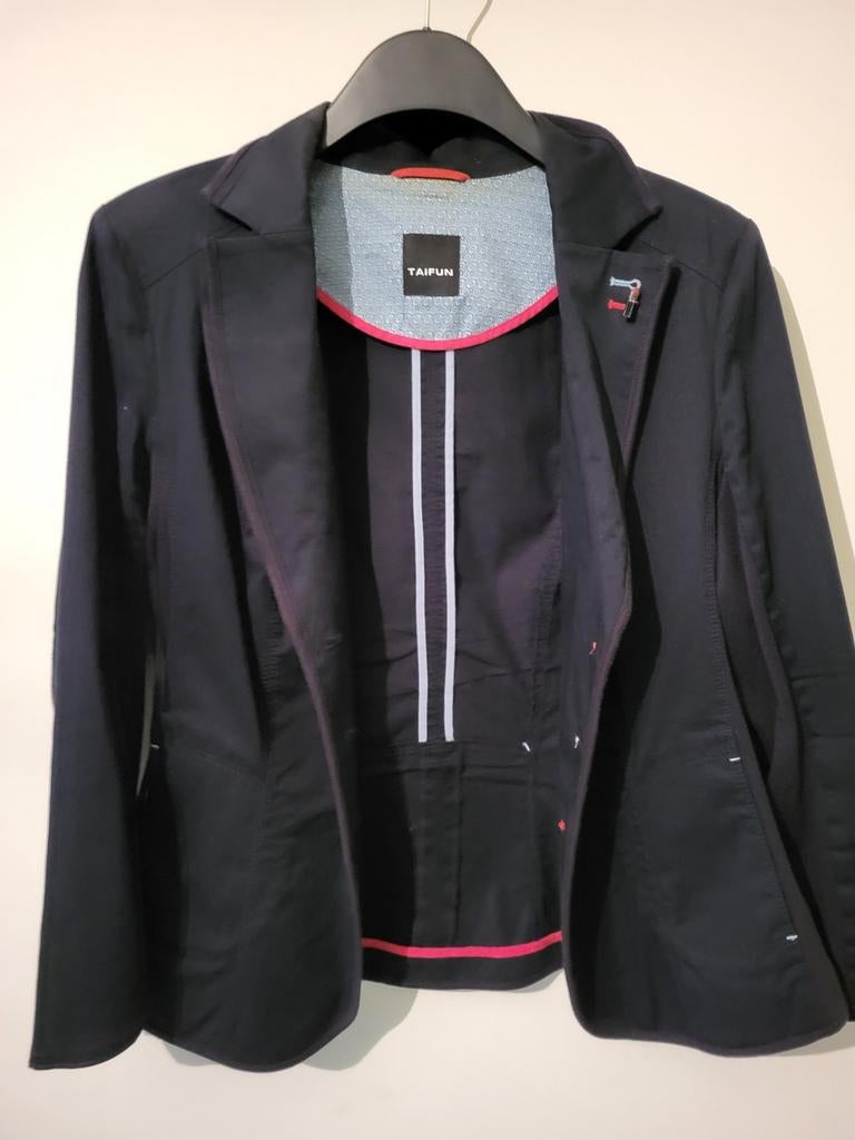 Donkerblauwe zomer blazer Taifun 44, Kleding | Dames, Jasjes, Kostuums en Pakken, Blauw, Maat 42/44 (L), Ophalen of Verzenden