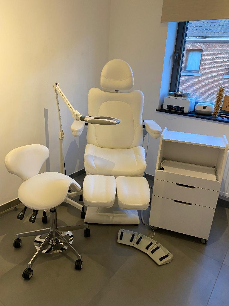 Volledige pedicure praktijk, Ophalen, Zo goed als nieuw, Hand- en Voetverzorging