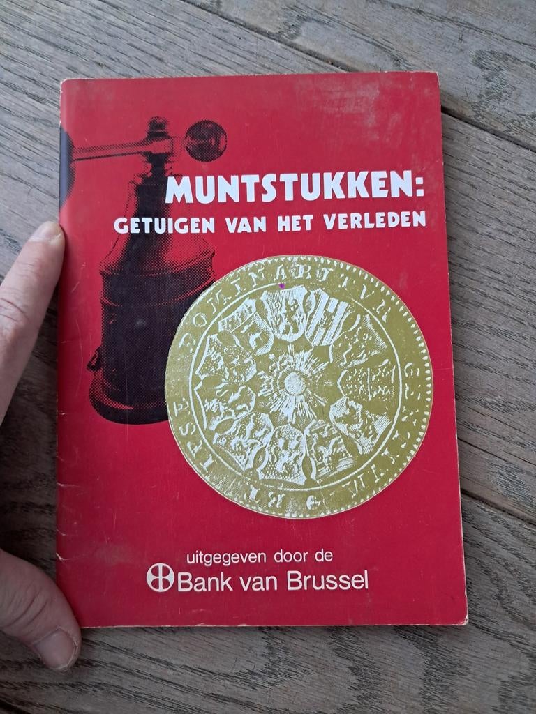 Boekje v. 'Bank van Brussel' : Getuigen van het verleden, Postzegels en Munten, Munten en Bankbiljetten | Toebehoren, Ophalen of Verzenden
