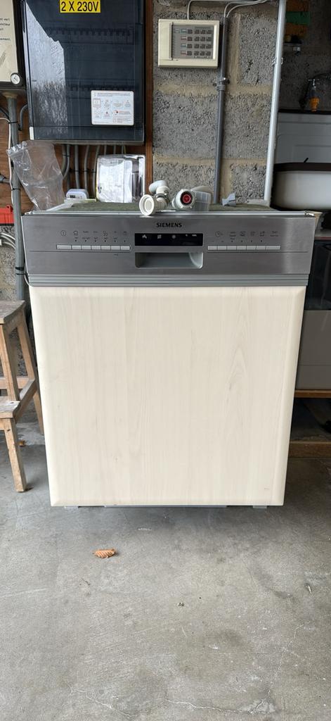 Lave vaiselle semi encastranle siemens, Enlèvement, Comme neuf