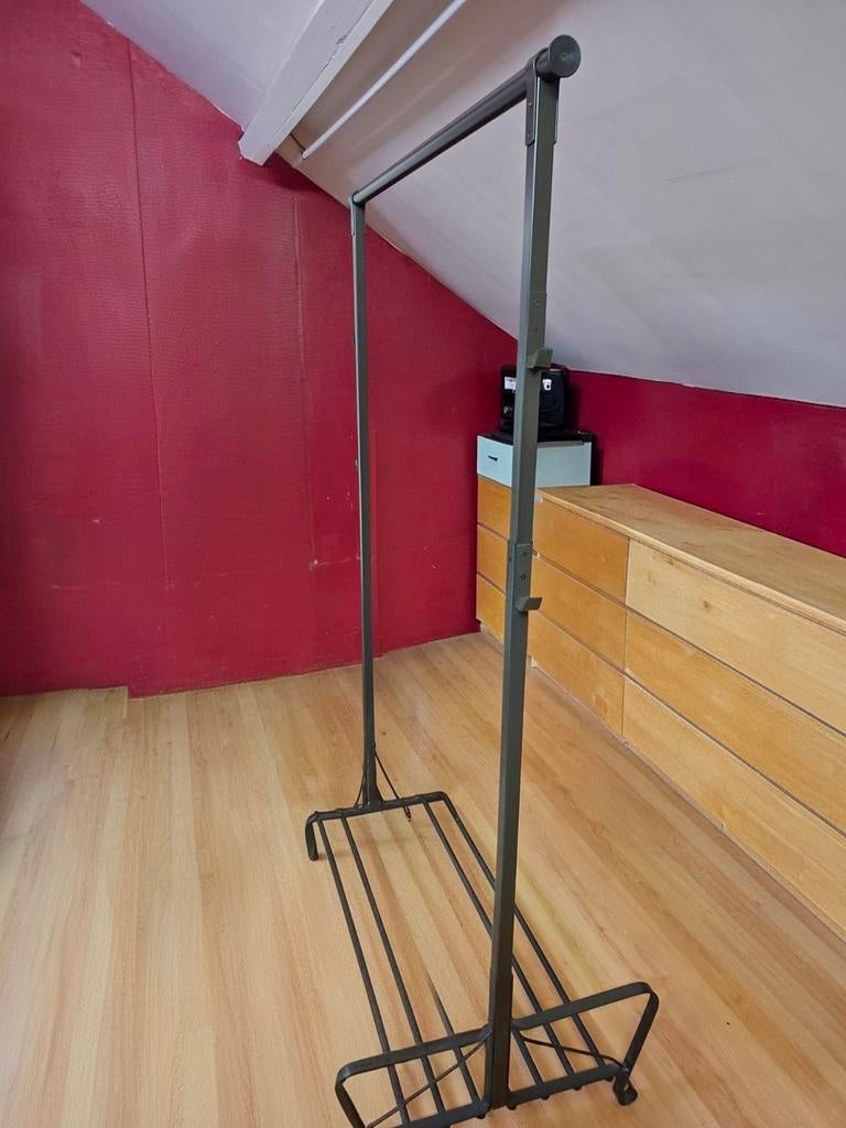 Porte vêtements en métal, Enlèvement