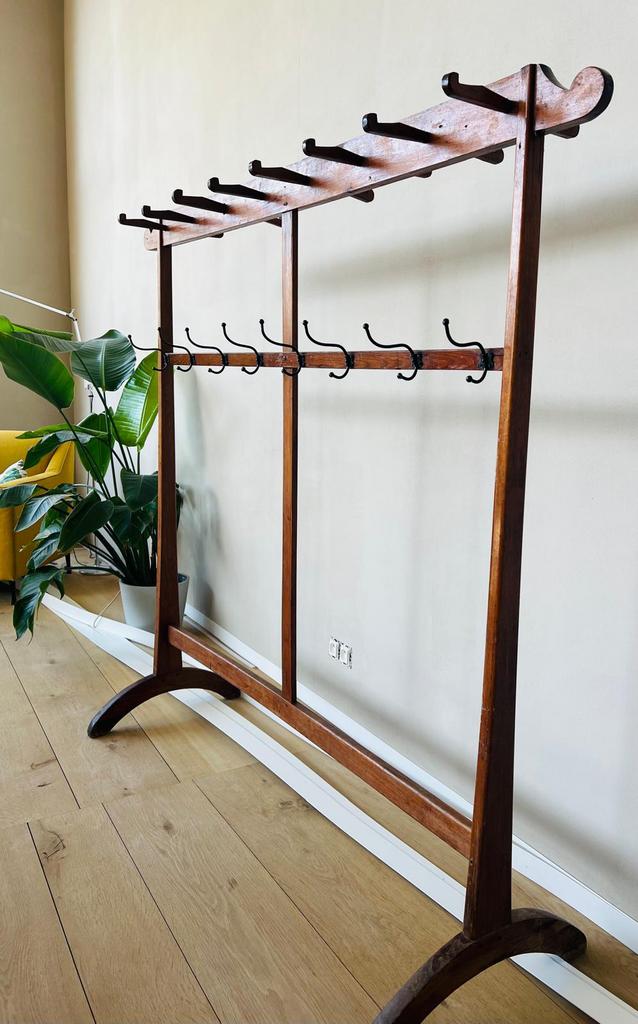 Kledingrek design, Ophalen, Zo goed als nieuw