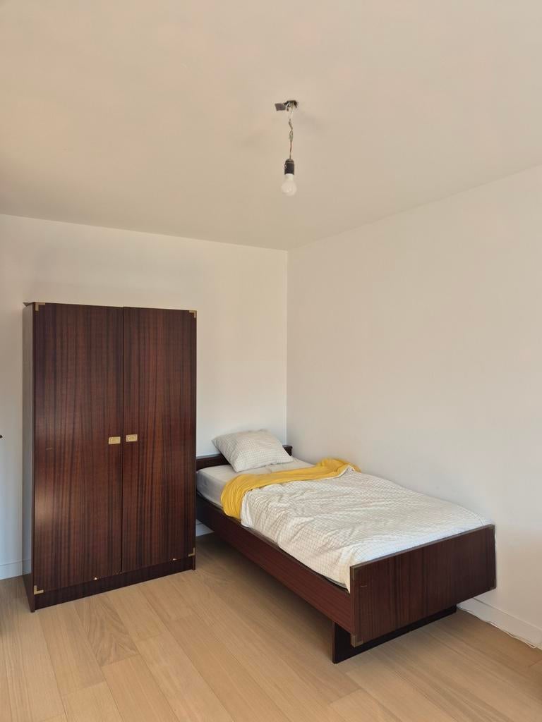 Bed (2x), nachtkastje en kleerkast te koop, Huis en Inrichting, Slaapkamer | Complete slaapkamers, Ophalen