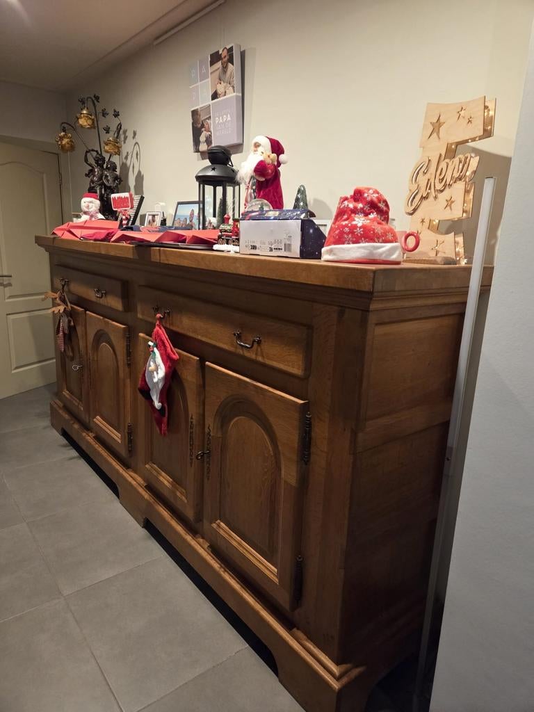 Eiken kasten en eettafel en salontafel, Ophalen