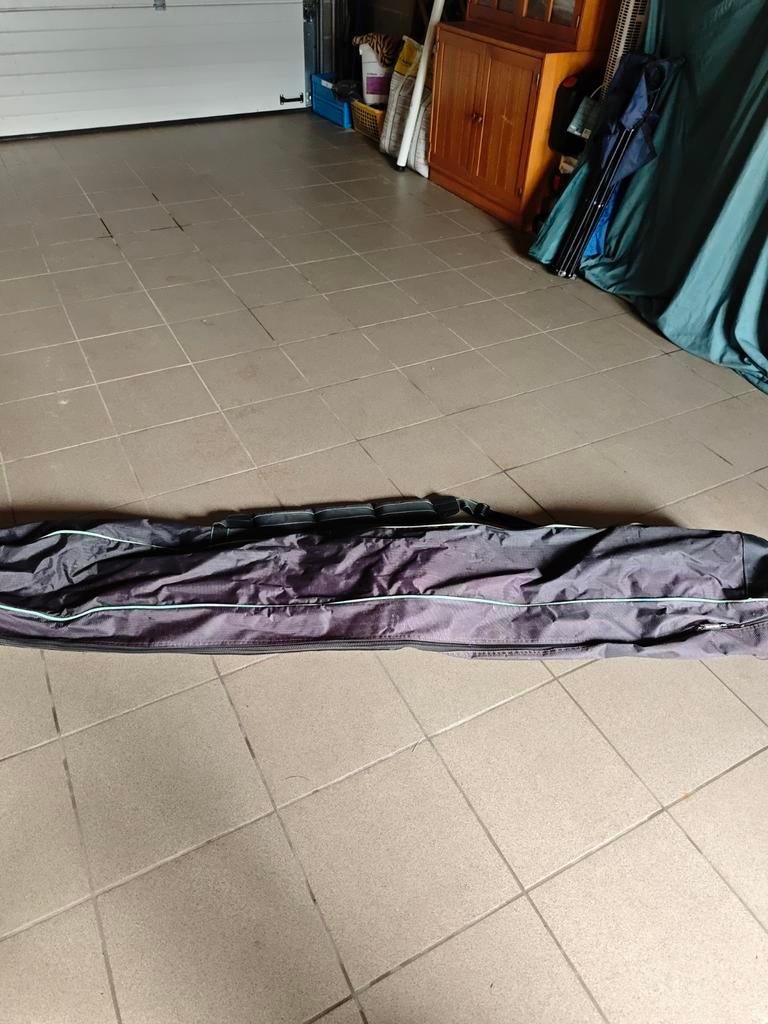 Grote zak voor vislijnen, Enlèvement