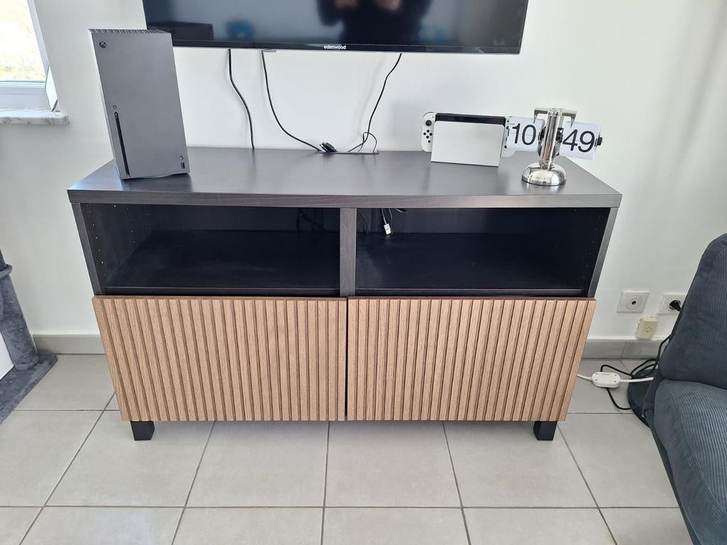 Meuble TV IKEA BESTÅ – brun/noir avec façades effet chêne, Enlèvement, Chêne