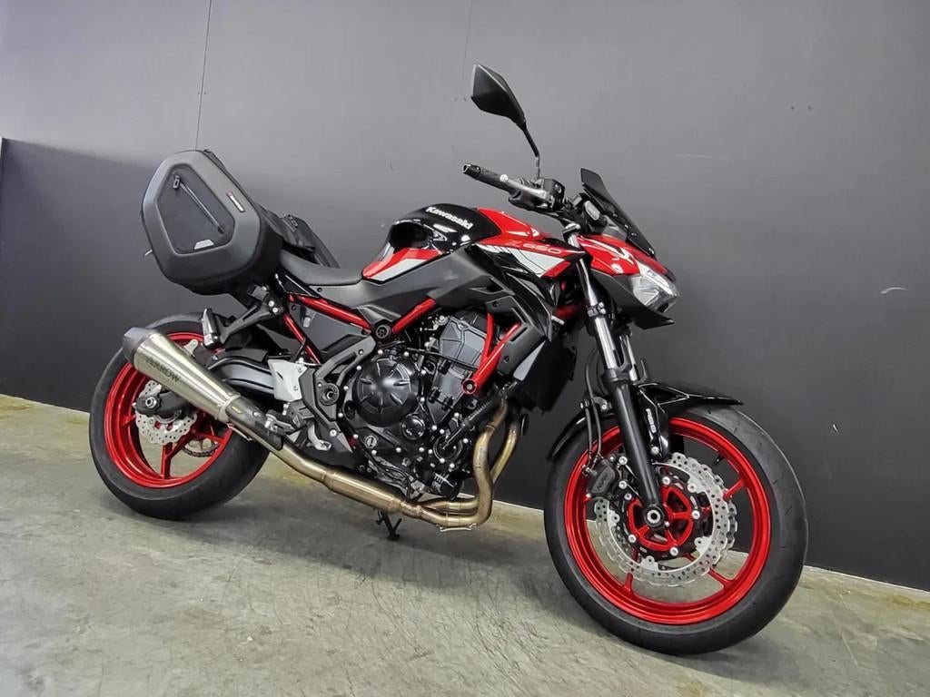 Kawasaki Z 650 Performance Edition (A2 mogelijk) (bj 2024)