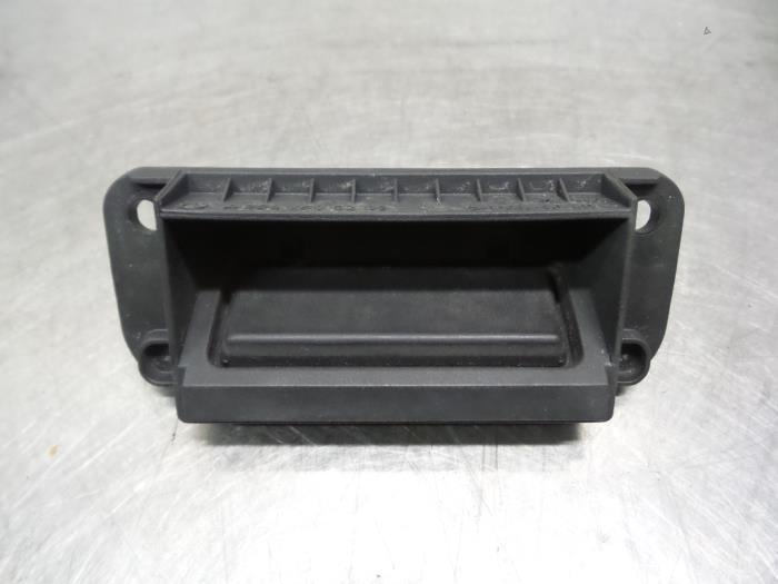 Handgreep Kofferdeksel van een Mercedes C-Klasse (C-Klasse 0, Gebruikt, -, -, Ophalen of Verzenden