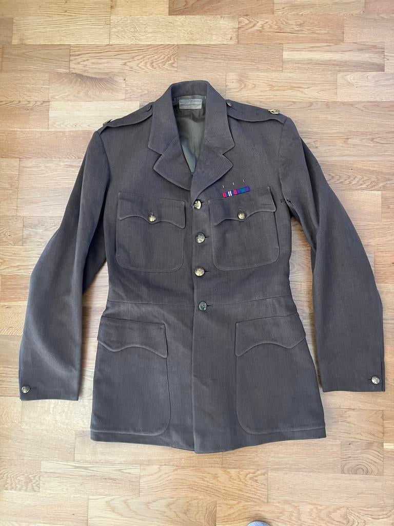 Service dress veste de Grenadier Guards britannique WW2, Collections, Enlèvement ou Envoi, Armée de terre, Vêtements ou Chaussures