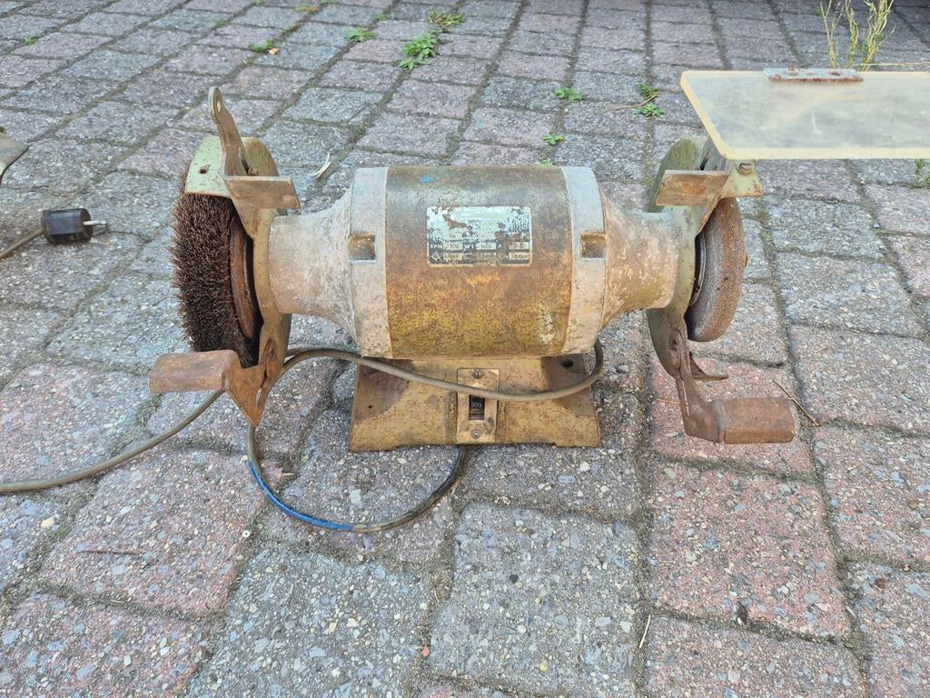 2 broyeurs, Enlèvement