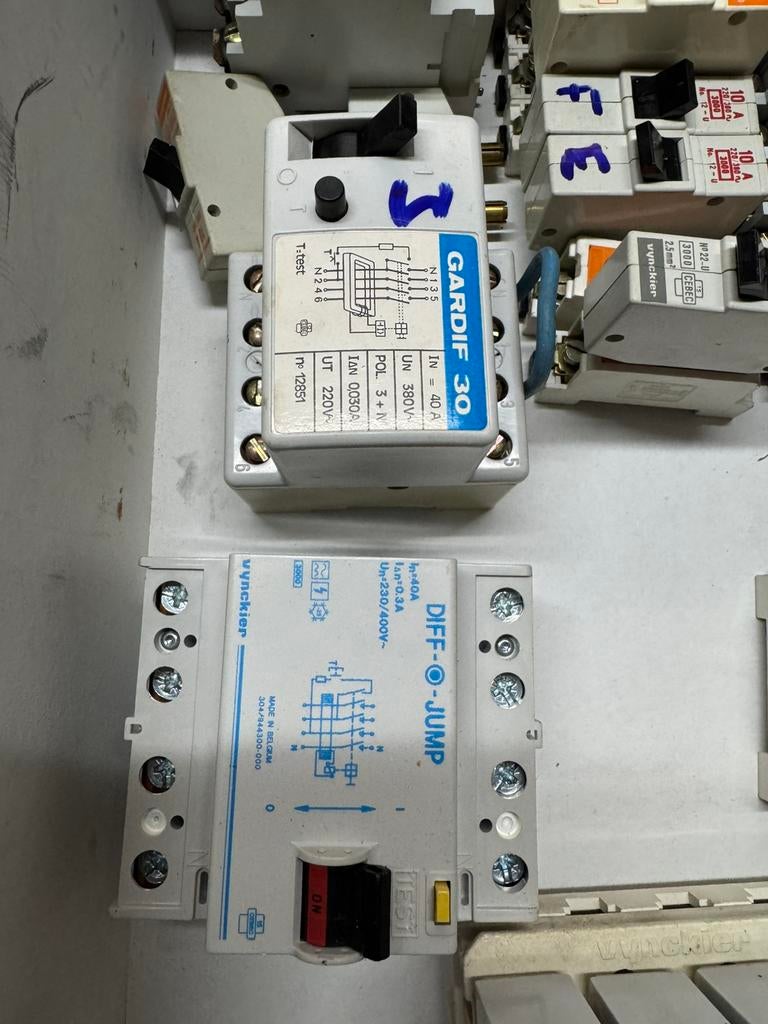 Zekeringen en jumps, Ophalen, Gebruikt