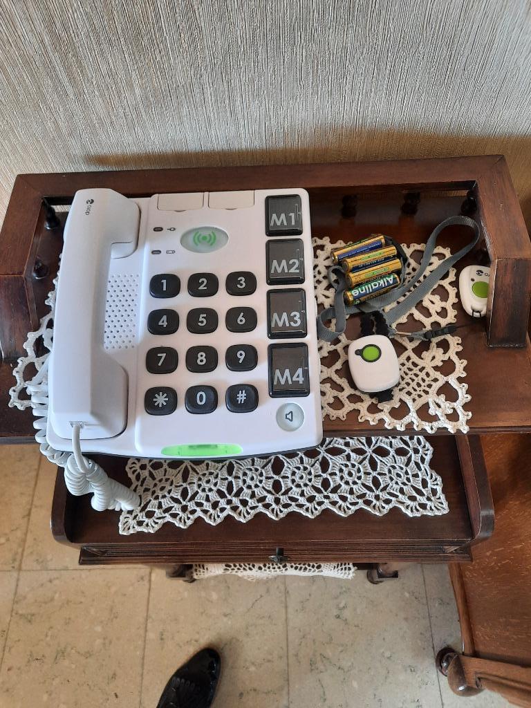 Doro seniorentelefoon met SOS, Ophalen, Gebruikt