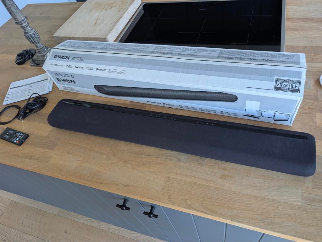 Yamaha YAS-106, Bluetooth, subwoofer intégré, comme neuf!, TV, Hi-fi & Vidéo, Barres de son, Enlèvement ou Envoi, Bluetooth, Comme neuf