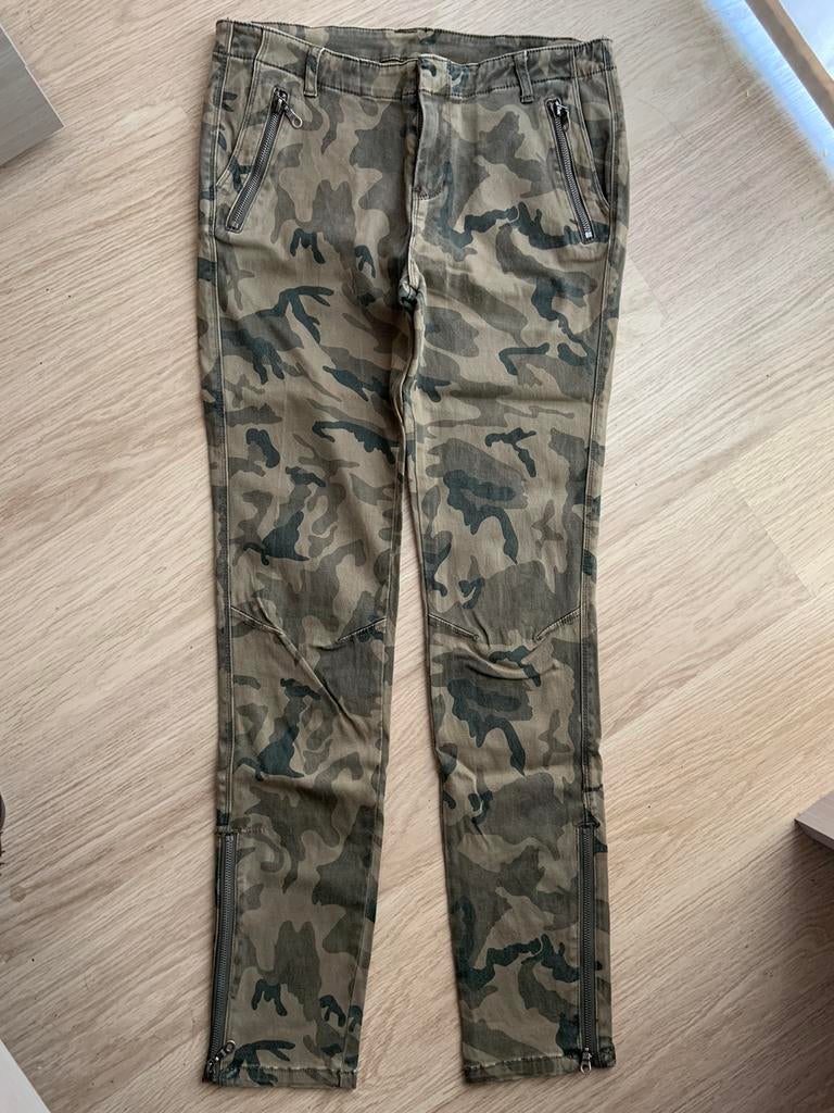 Camouflage broek maat L (40), Kleding | Dames, Ophalen of Verzenden, Zo goed als nieuw, Maat 38/40 (M)