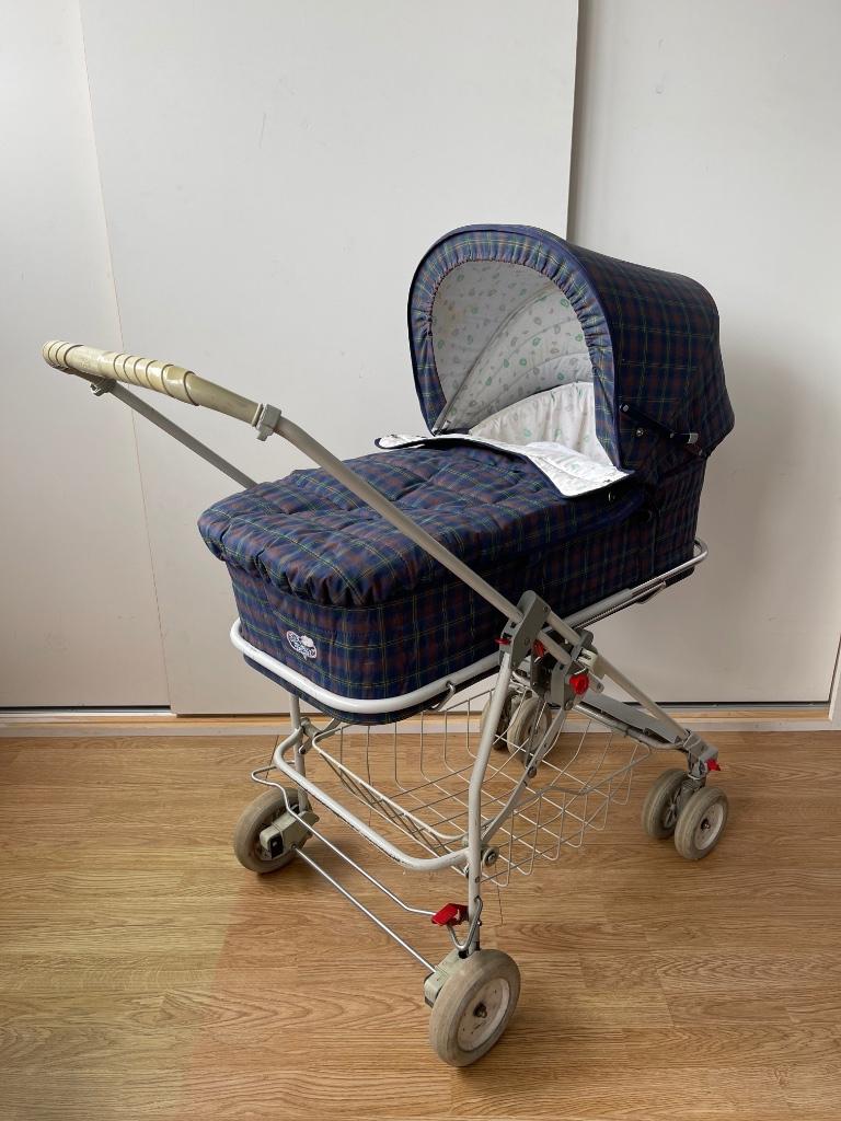 Complete, vintage, wandelwagen uit 1988, Enfants & Bébés, Autres marques, Pneus, Enlèvement, Utilisé