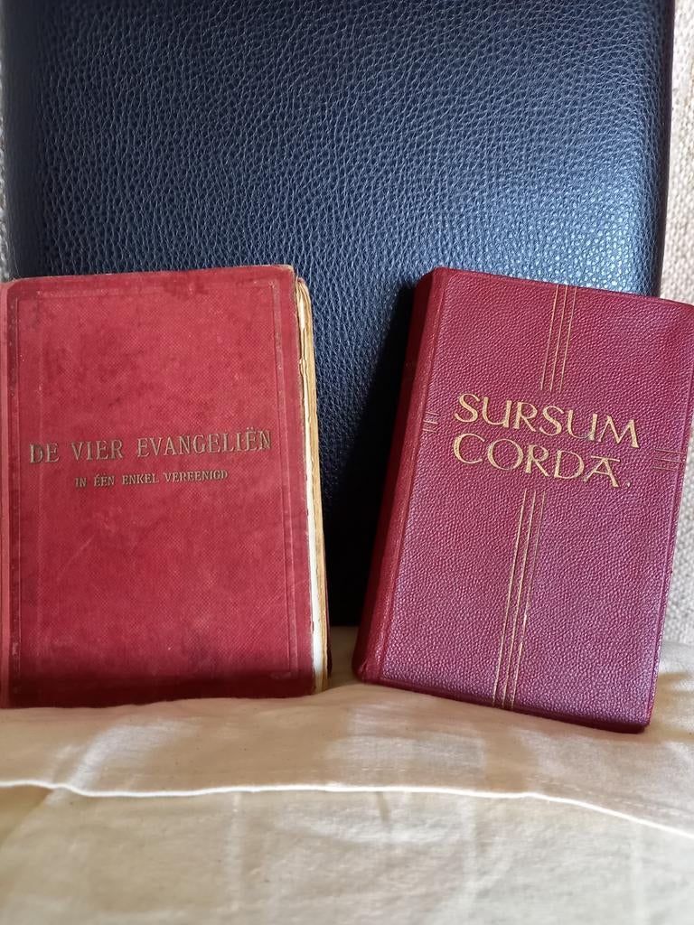 De Vier Evangeliën 1925 en Sursum Corda 1947., Ophalen