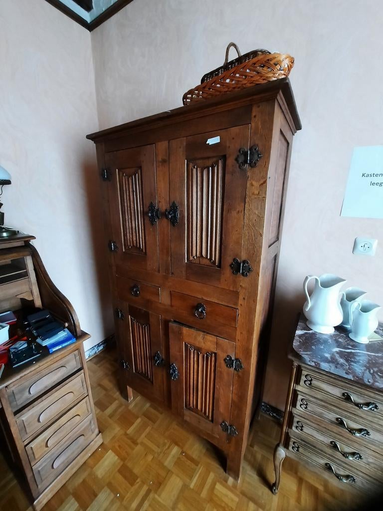 Allerlei porselein,  eiken kast en commode, mokkaserviezen, Antiek en Kunst, Ophalen