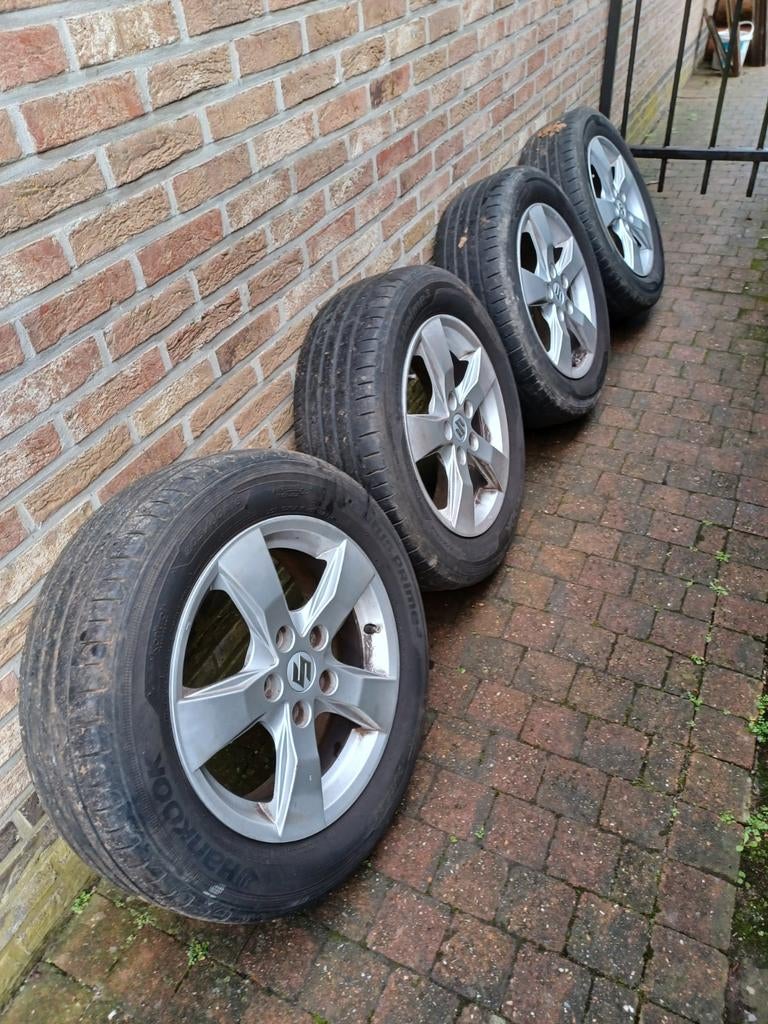 Jantes d'origine Suzuki 5x114.3 avec pneus d'été, Autos : Pièces & Accessoires, Enlèvement, Pneus été, Pneu(s)