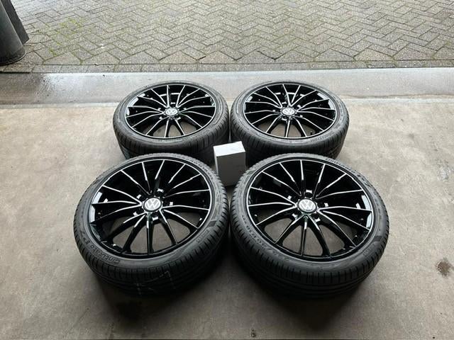 NIEUWE VW GOLF CADDY SEAT SKODA VELGEN + BANDEN 225 40 R18, Ophalen of Verzenden