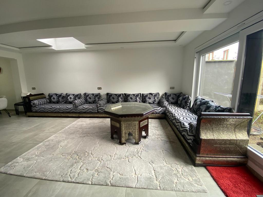 Ensemble de salon/sedari marocain Beldi en très bon état, Maison & Meubles, Canapés | Coins salons complets, Comme neuf, Bois