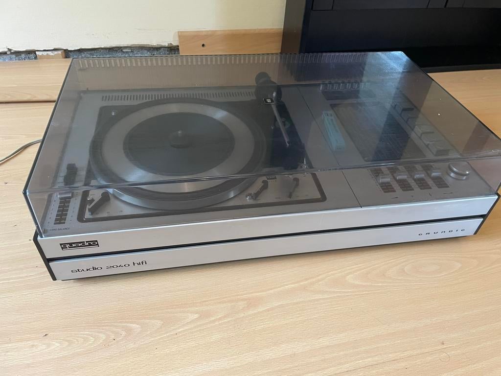 Tourne-disque Grundig Studio 2040 Quadro avec radio intégrée, Enlèvement, Tourne-disque