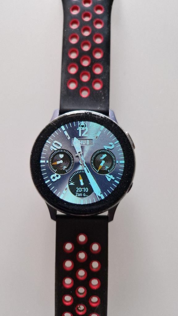 Samsung galaxy watch 2 active 40 mm + nieuw metalen bandje, Gebruikt, Zwart, Ophalen of Verzenden, Samsung galaxy watch