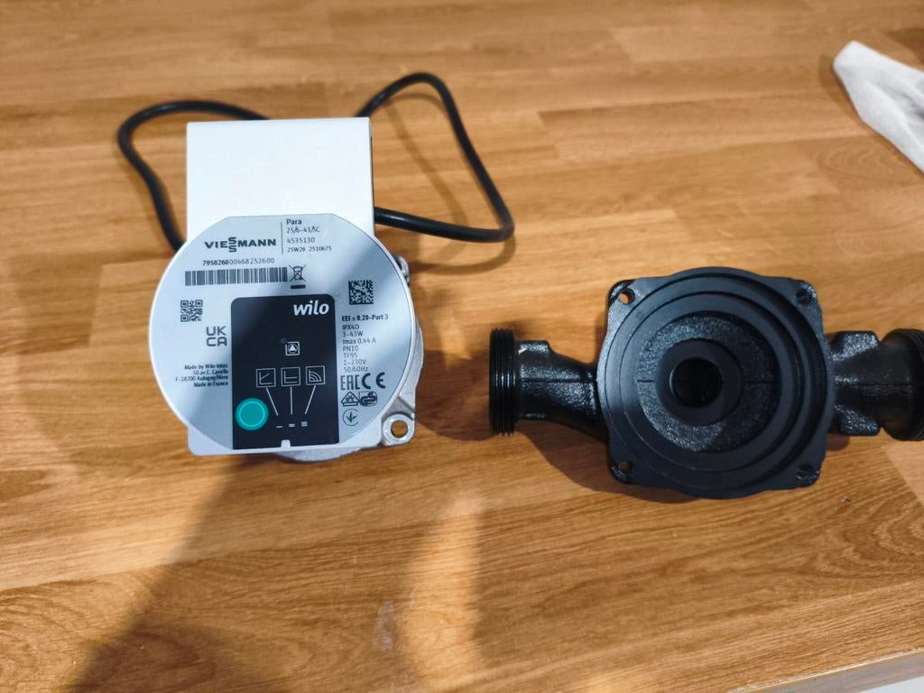 NIEUW Circulatiepomp - Viessmann 7970651 - Wilo Para 25/6-43, Doe-het-zelf en Bouw, Verwarming en Radiatoren, Nieuw, Cv-ketel of Combi-ketel