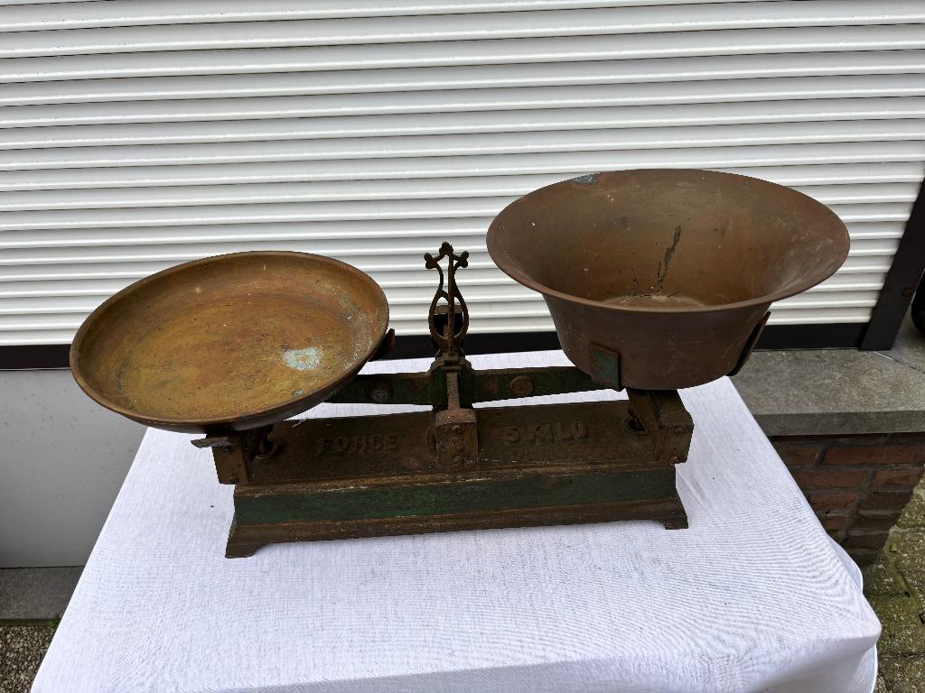 Oude weegschaal FORCE 5 kg met gewichten, Antiek en Kunst, Antiek | Gereedschap en Instrumenten, Ophalen