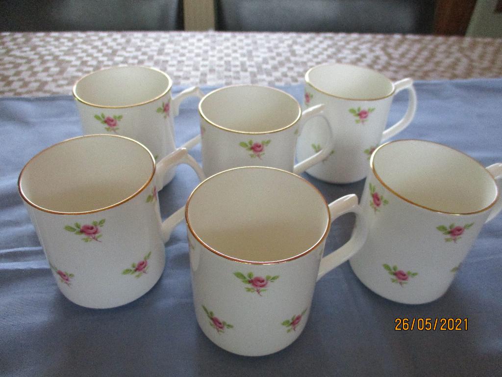 theetassen, Ophalen of Verzenden, Zo goed als nieuw, Porselein, Kop(pen) en/of Schotel(s)