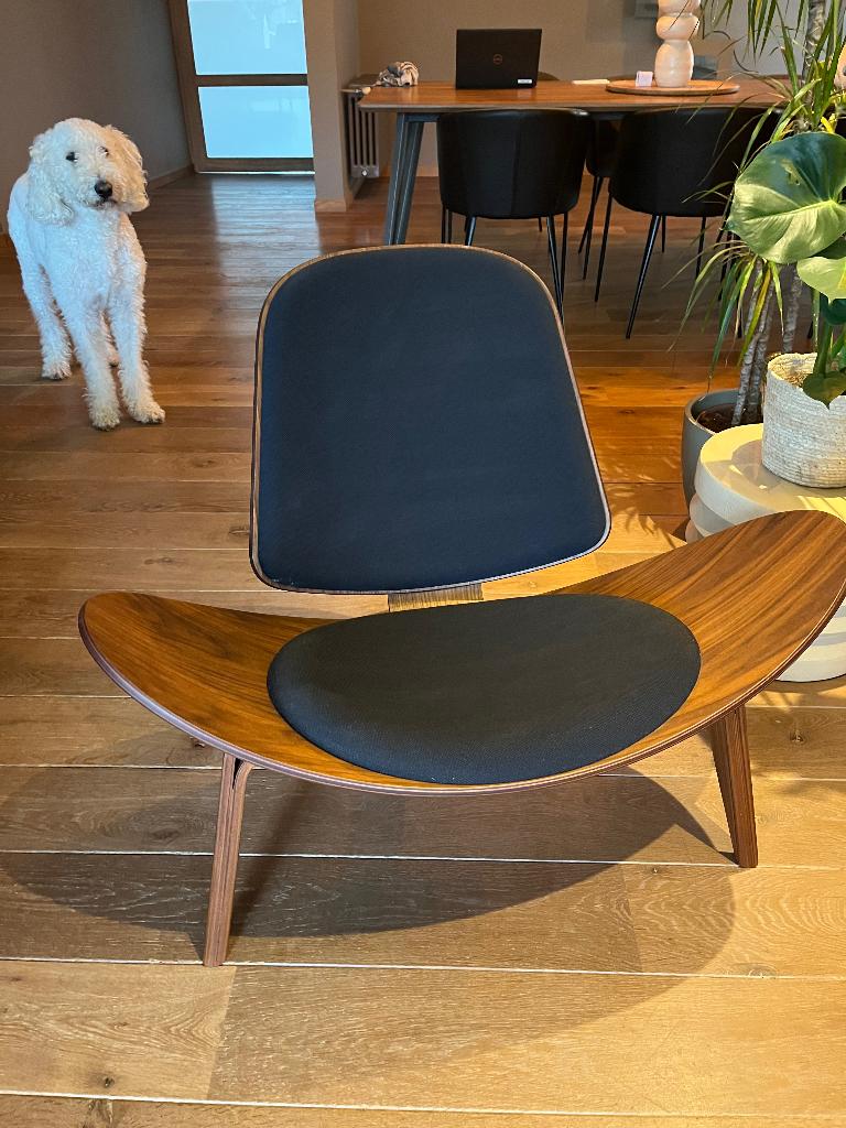Design stoel Carl Hansen CH07 Shell Chair, Huis en Inrichting, Ophalen of Verzenden, Stof