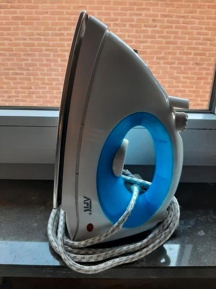 Strijkijzer, Ophalen, Zo goed als nieuw