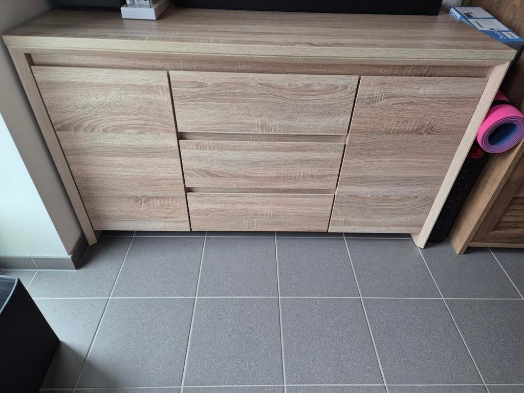 Eetkamerset Hallund, Ophalen