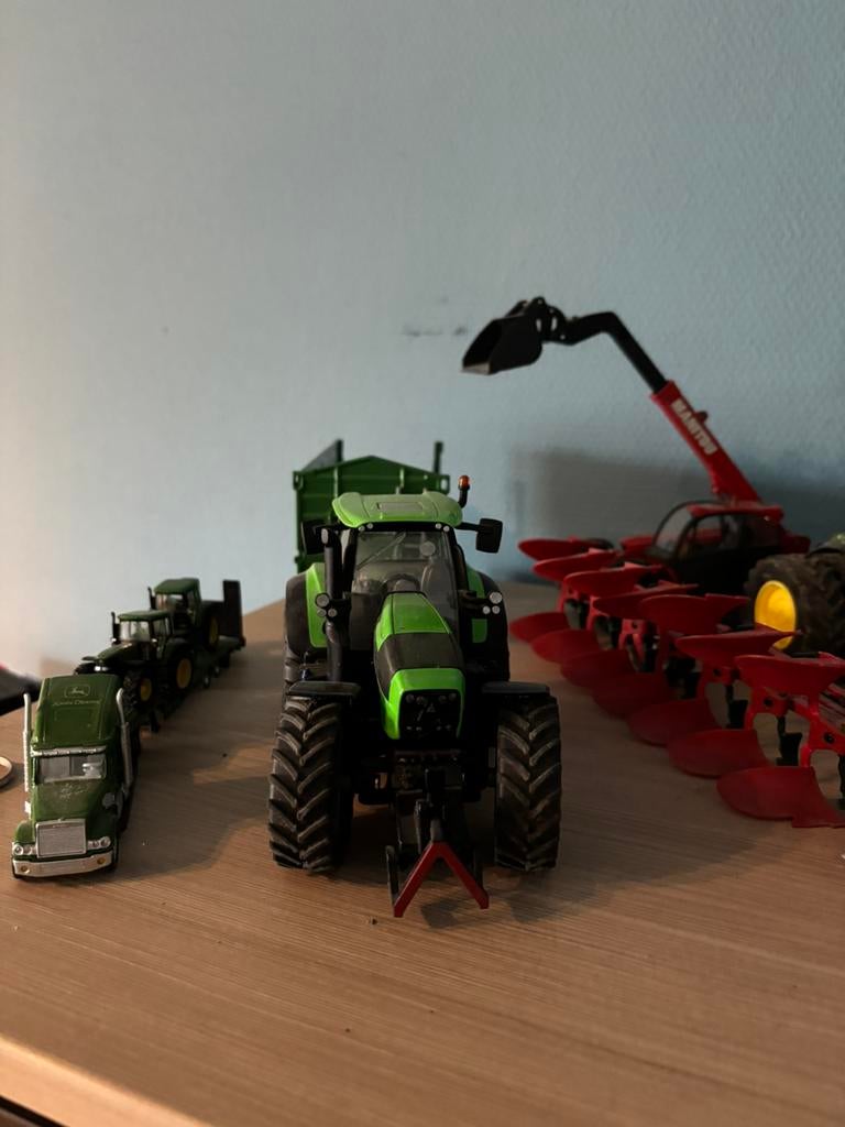 Siku tractors te koop alles wat je ziet op fotos, Hobby en Vrije tijd, Modelbouw | Overige, Ophalen, Zo goed als nieuw, 1:32 tot 1:50