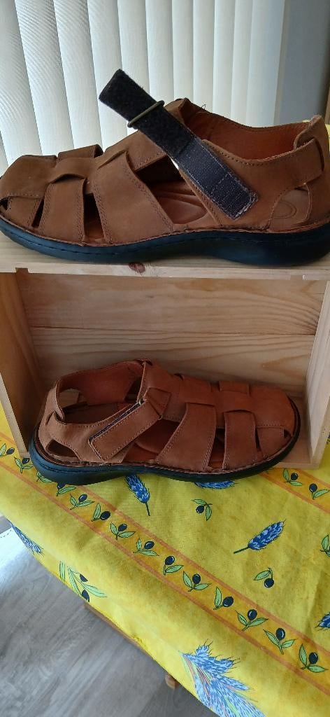 Chaussure en cuir marron avec fermeture taille 43, Vêtements | Hommes, Chaussures, Comme neuf, Brun, Enlèvement, Sandales
