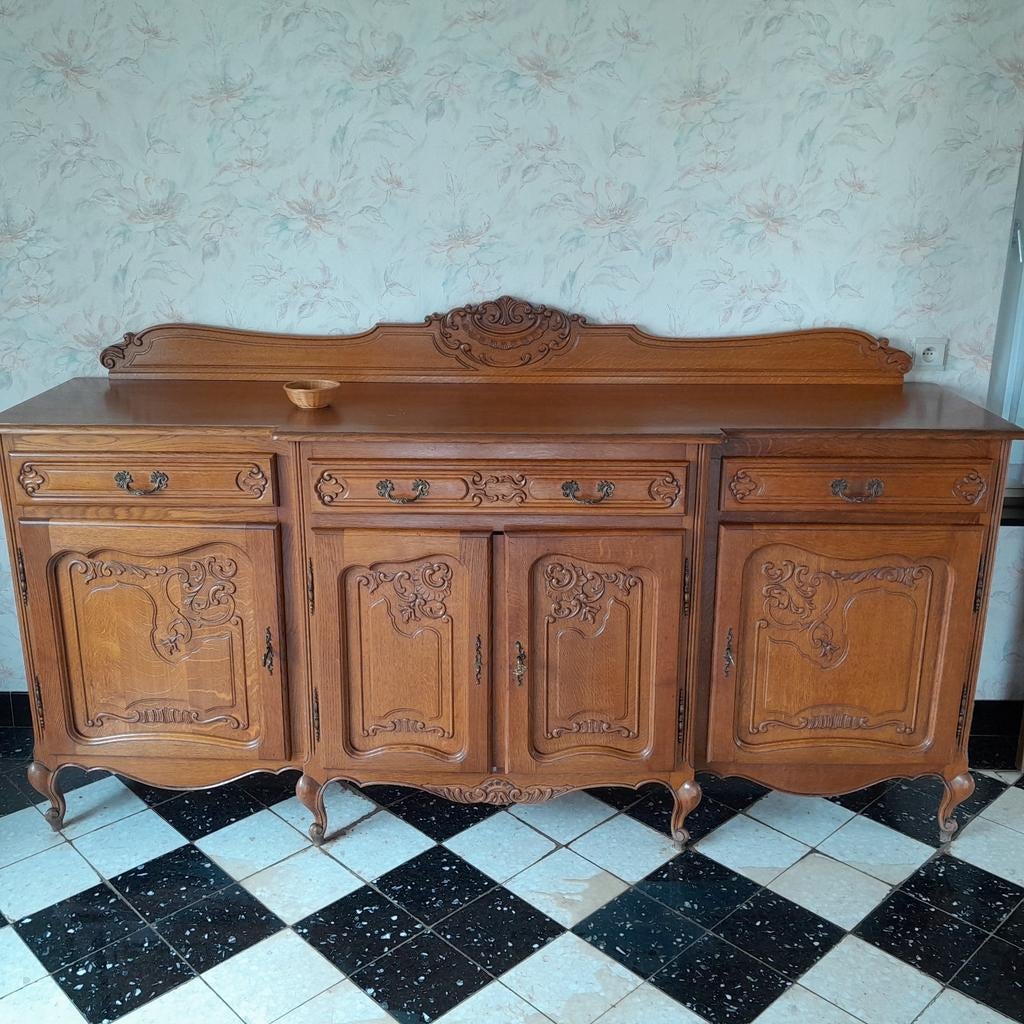 des armoiresen chêne, Enlèvement