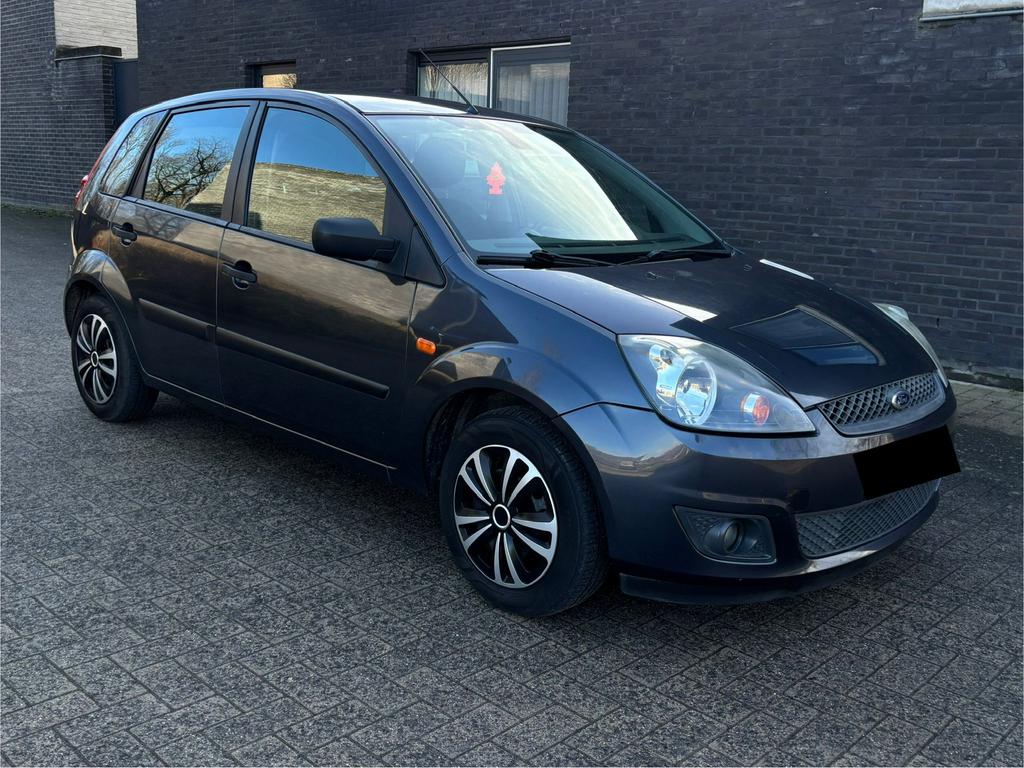 Ford fiesta 1.3 benzine 117k km gekeurd voor verkoop, Auto's, Voorwielaandrijving, 1299 cc, 4 cilinders, Blauw