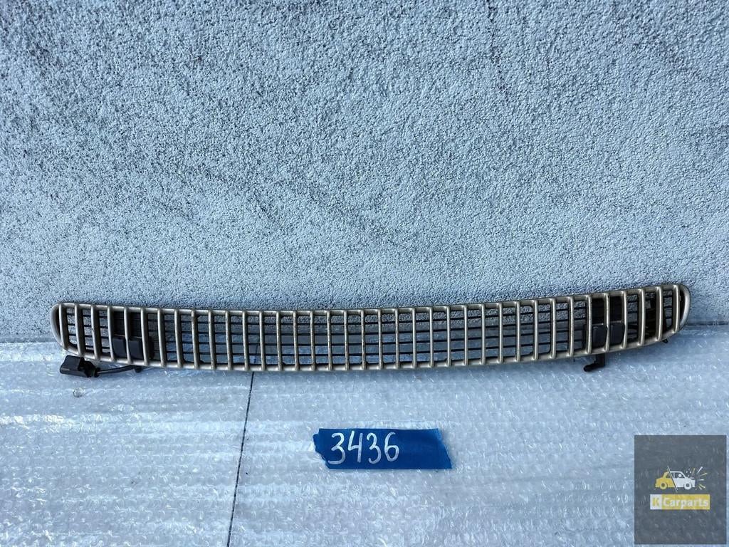 51138208484, BMW E46 MOTORKAP LUCHTINLAAT 51138208484, Auto-onderdelen, Petuelring 130
80788  Munich, DE, Gebruikt, Info@bmw.de