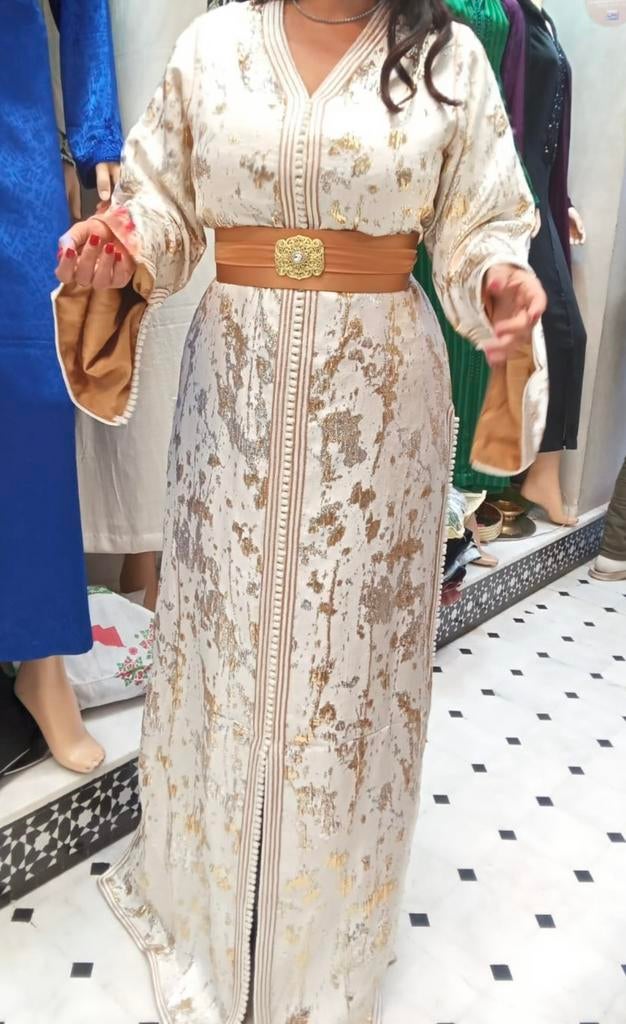 Magnifique caftan modèle 2026, Enlèvement ou Envoi, Comme neuf