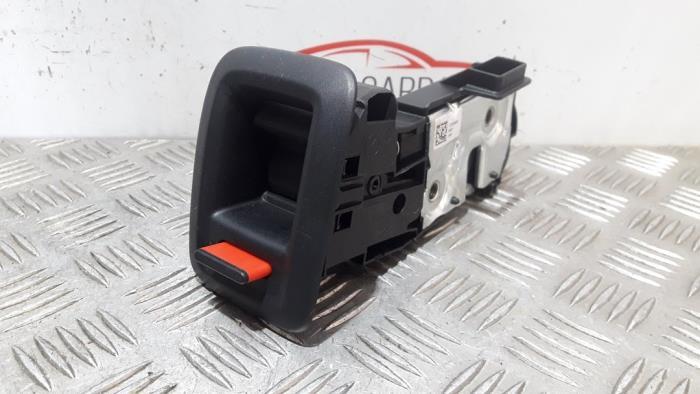 Serrure banquette arrière d'un Mercedes A-Klasse, Autos : Pièces & Accessoires, Habitacle & Garnissage, Mercedes-Benz, Utilisé