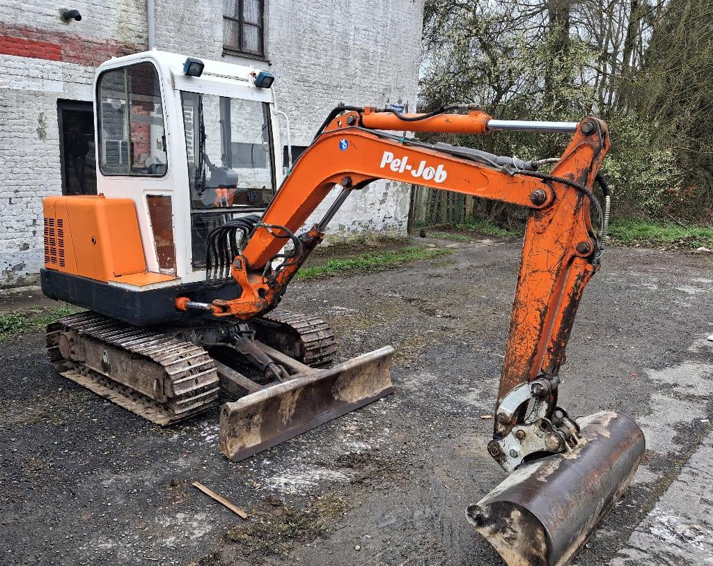 Mini-pelle Pel-Job, Enlèvement, Excavatrice