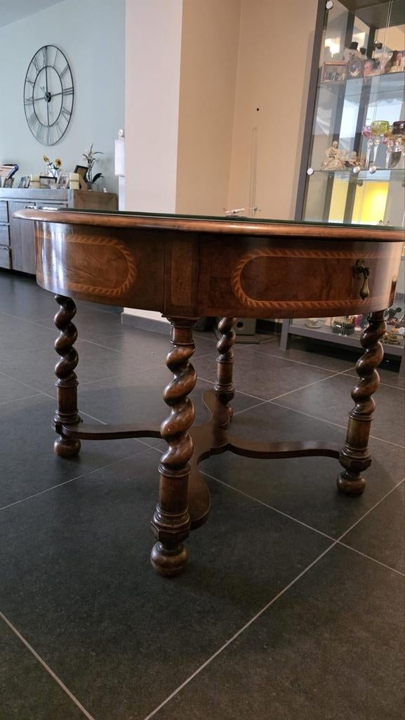 Table ancienne, Enlèvement