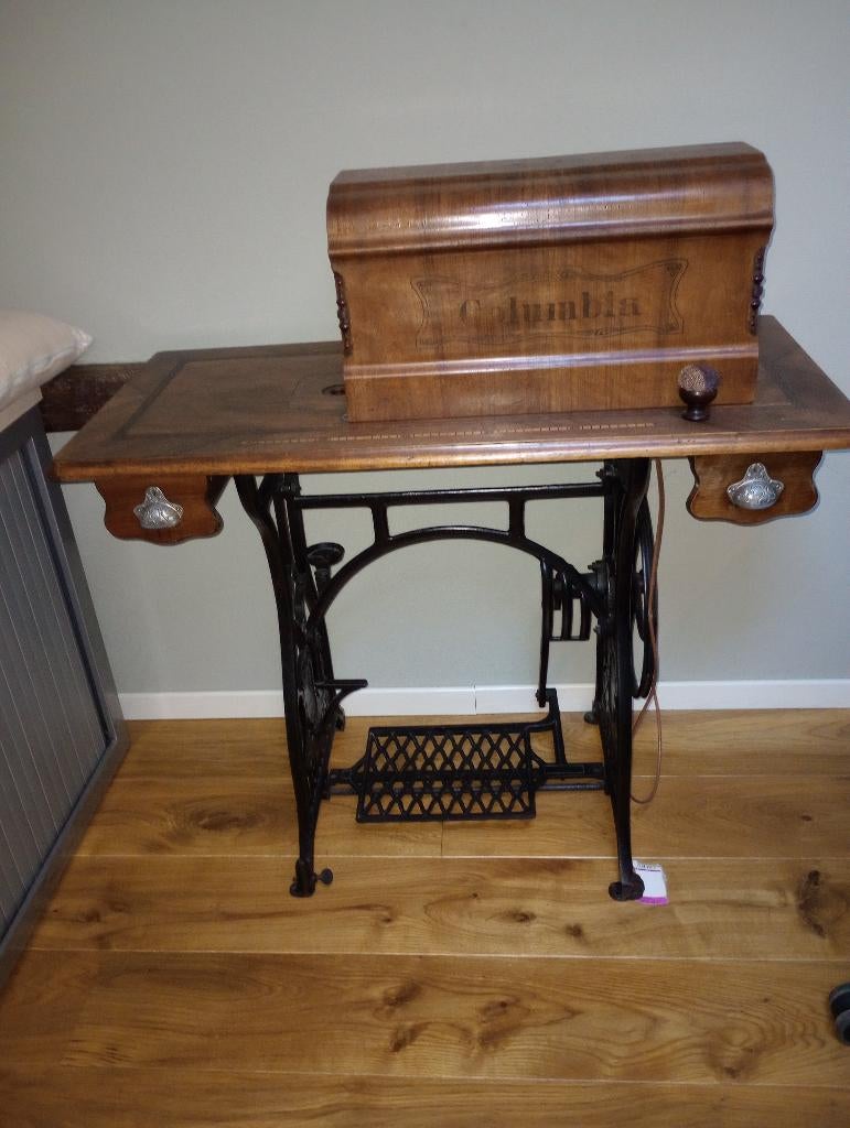 oude naaimachine Columbia, Antiek en Kunst, Antiek | Naaimachines, Ophalen