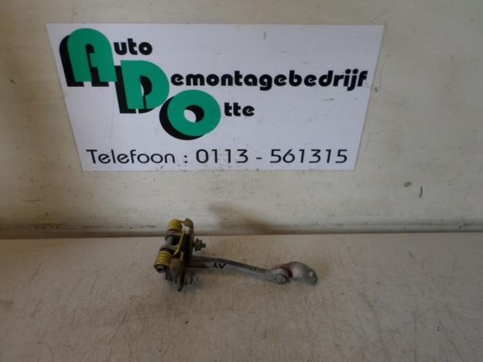 Deurvanger 2Deurs links van een Renault Clio (Clio 2 01-), Gebruikt, -, Renault, -