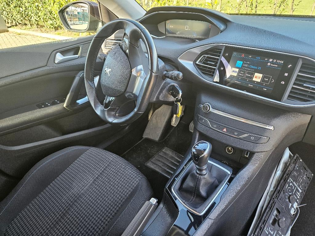 Peugeot 308 1.5 BlueHDi 112.907 KM ACHTERUITRIJCAMERA, Voorwielaandrijving, Stof, 4 cilinders, Zwart