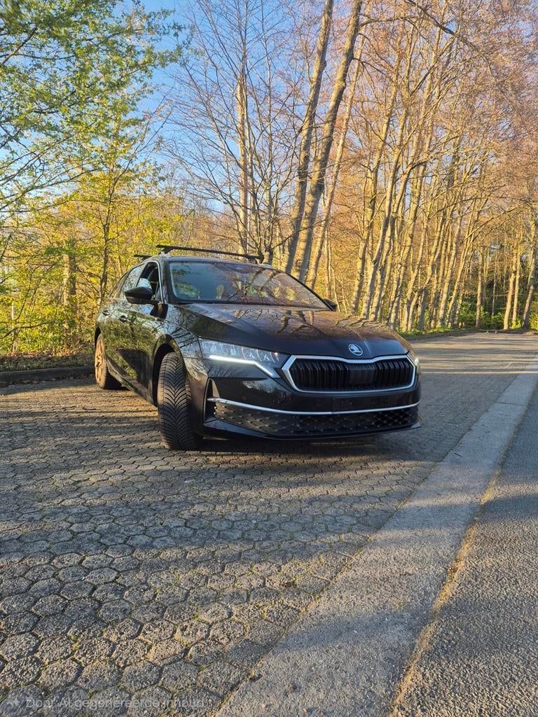 Skoda Octavia 2024, Auto's, Automaat, Leder en Stof, Zwart, Break